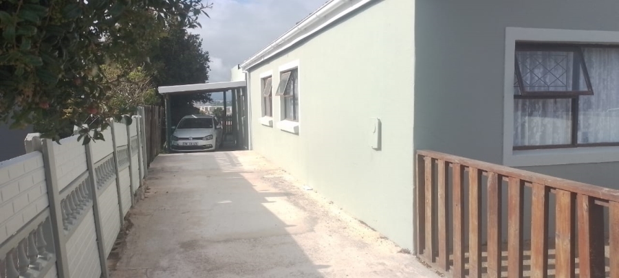 4 Bedroom Property for Sale in Pacaltsdorp Western Cape